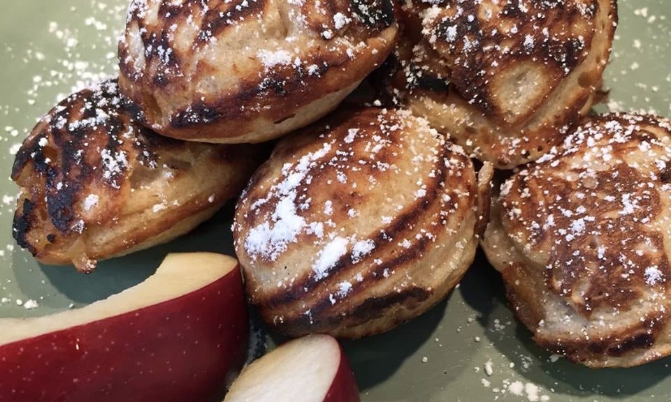 Aebleskivers with fresh apple slices